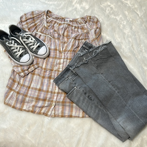 Gap plaid button up top - Picture 3 of 6